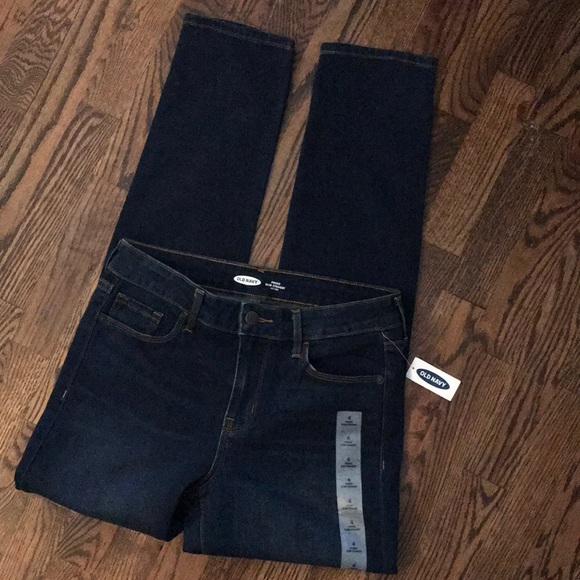 Old Navy Mid-Rise Power Slim Straight Jeans - Picture 4 of 12